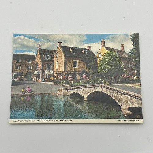Bourton the water river - bourton-on-the-water,